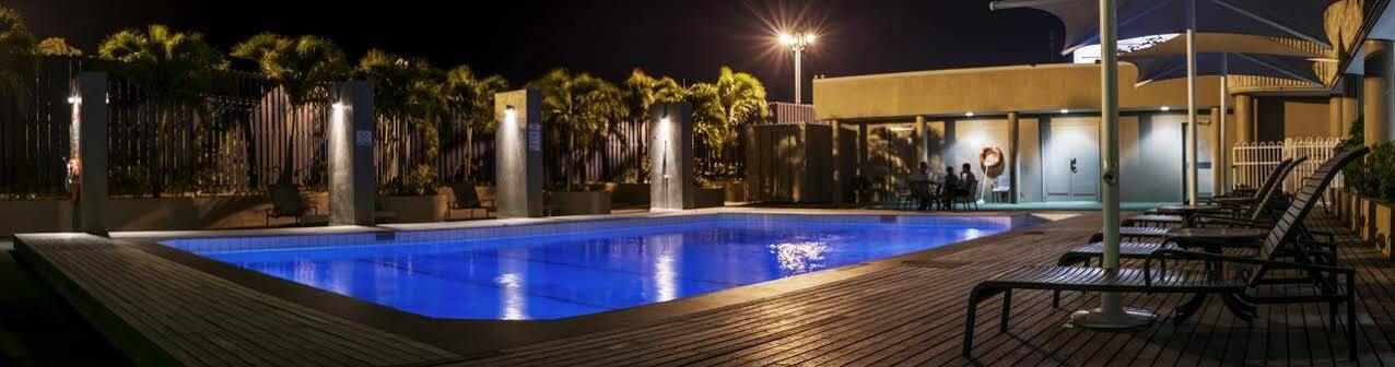 Crown Hotel Порт-Морсби Экстерьер фото